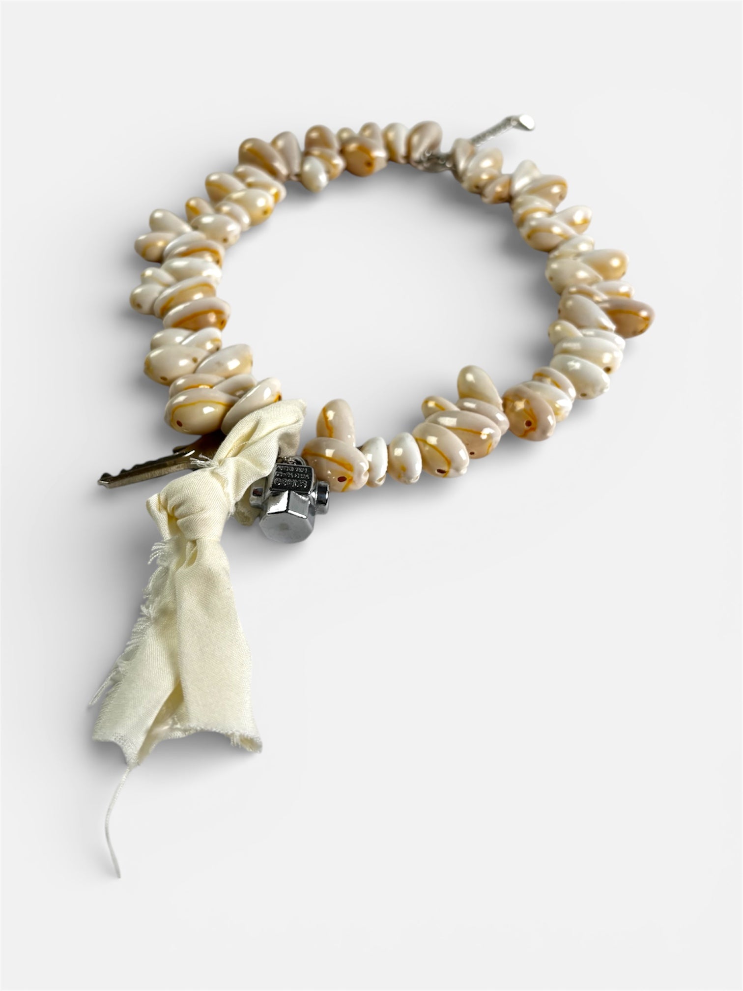 BEACHED seashell necklace_