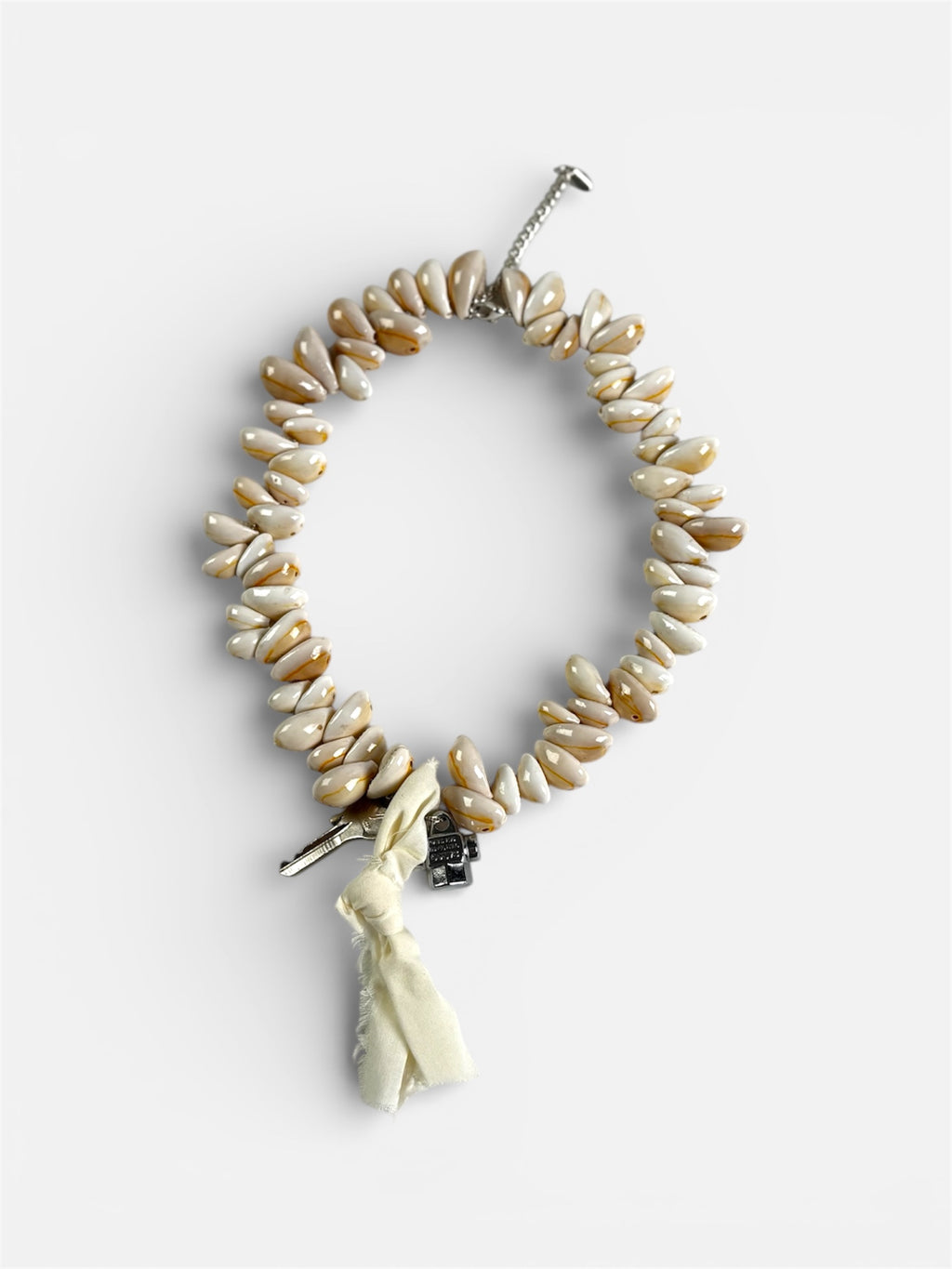 BEACHED seashell necklace_