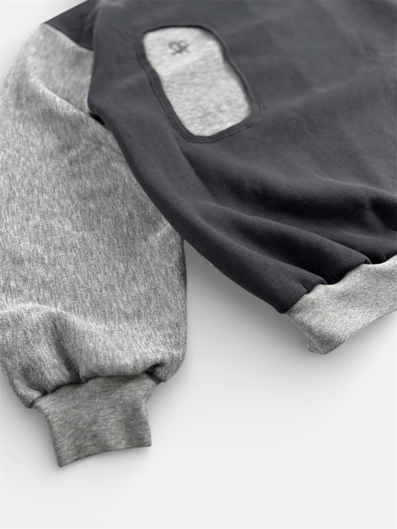 RE-Fragment CREWNECK
