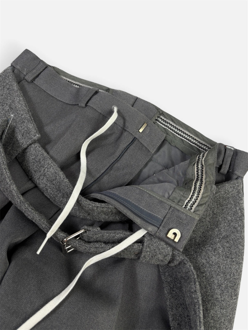 bELTED SHORT_