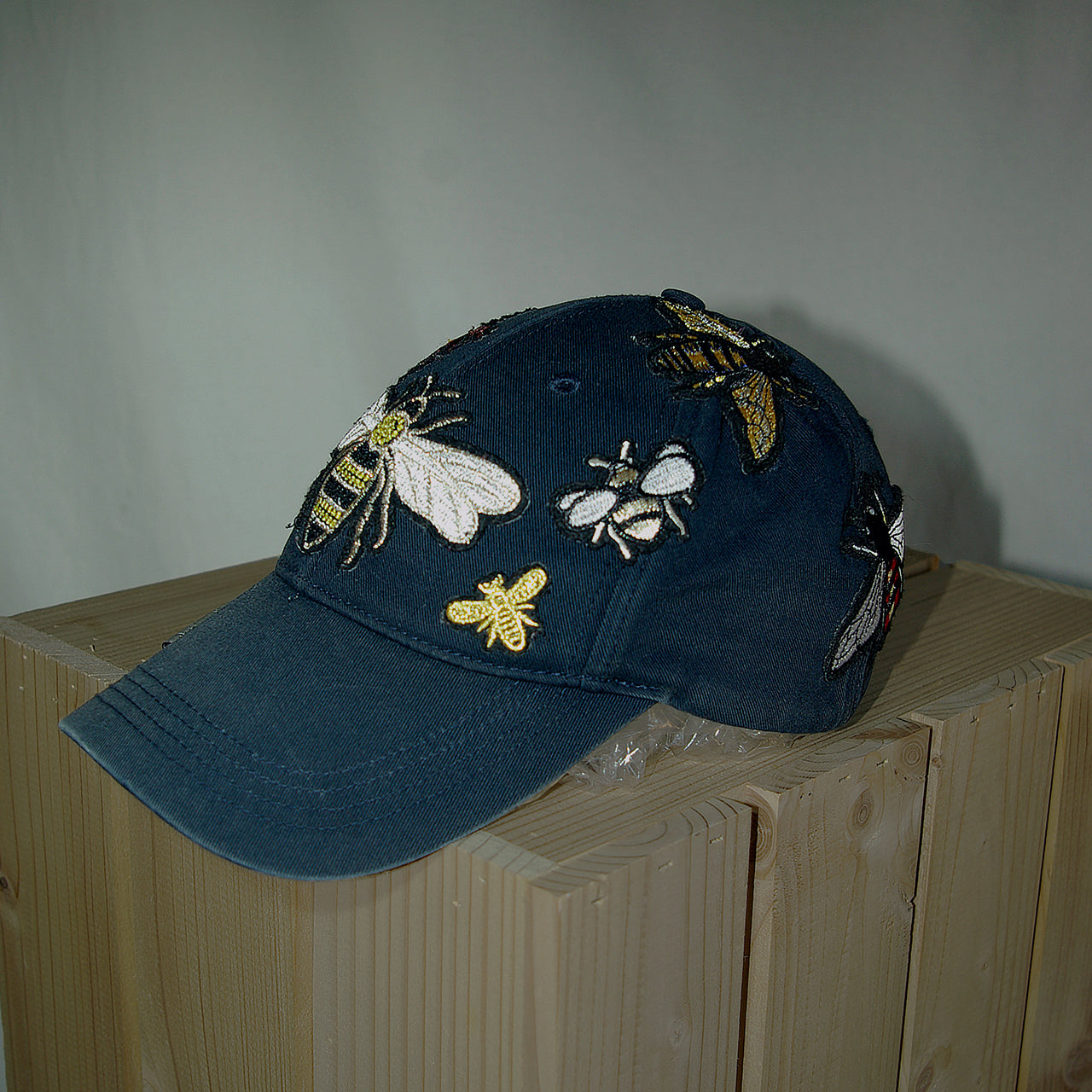 bEE CAP_