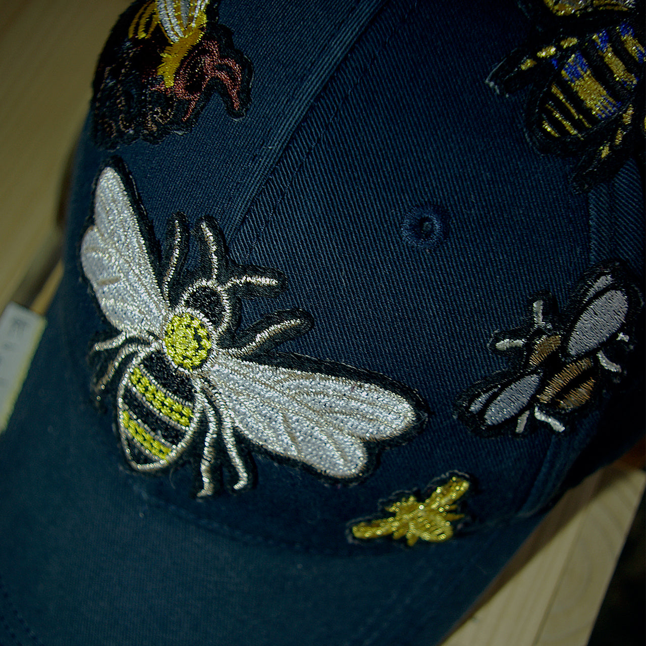 bEE CAP_